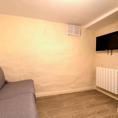 6pers # Pere Lachaise # Voltaire # 11 Appartement *