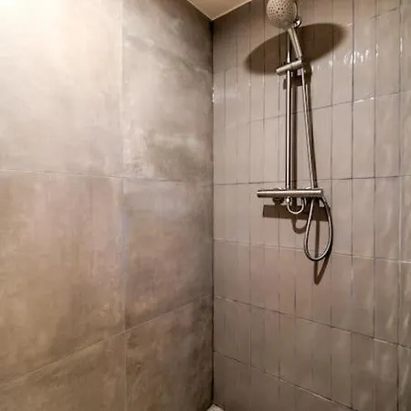 6pers # Pere Lachaise # Voltaire # 11 Appartement Paris